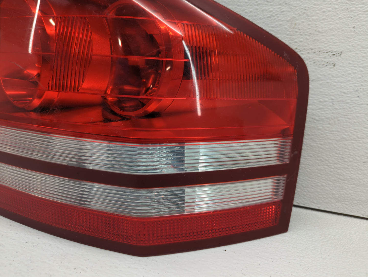 2008-2010 Dodge Avenger Tail Light Assembly Passenger Right OEM P/N:05303990AE 05303990AG Fits Fits 2008 2009 2010 OEM Used 