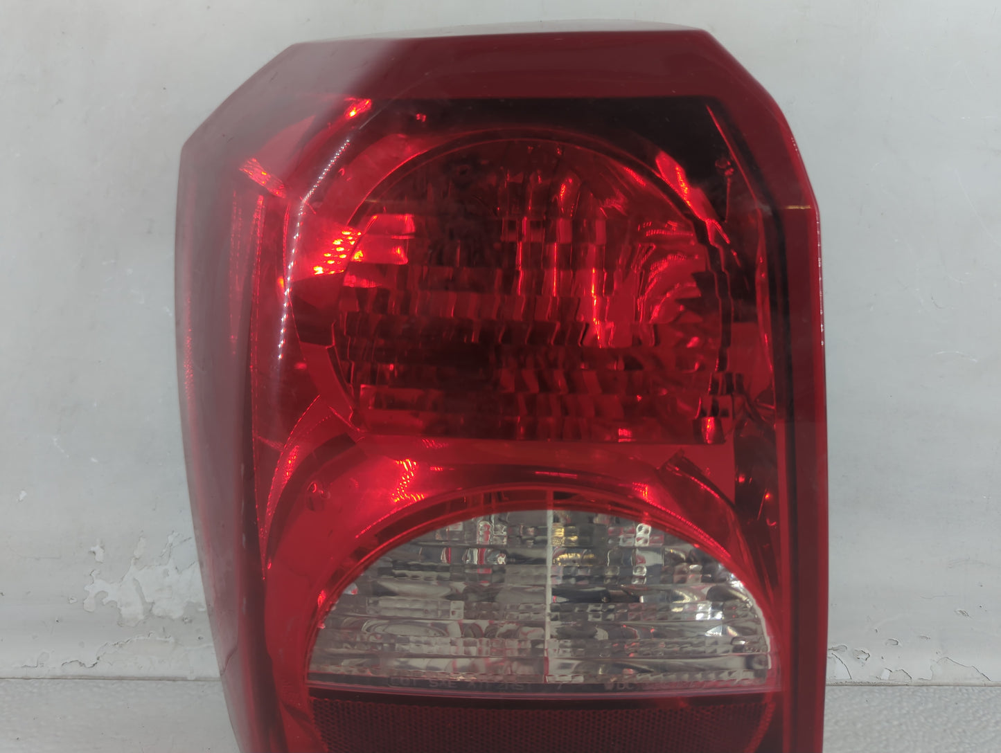 2008-2012 Dodge Caliber Tail Light Assembly Driver Left OEM P/N:05303753 05303881 Fits Fits 2008 2009 2010 2011 2012 OEM Use