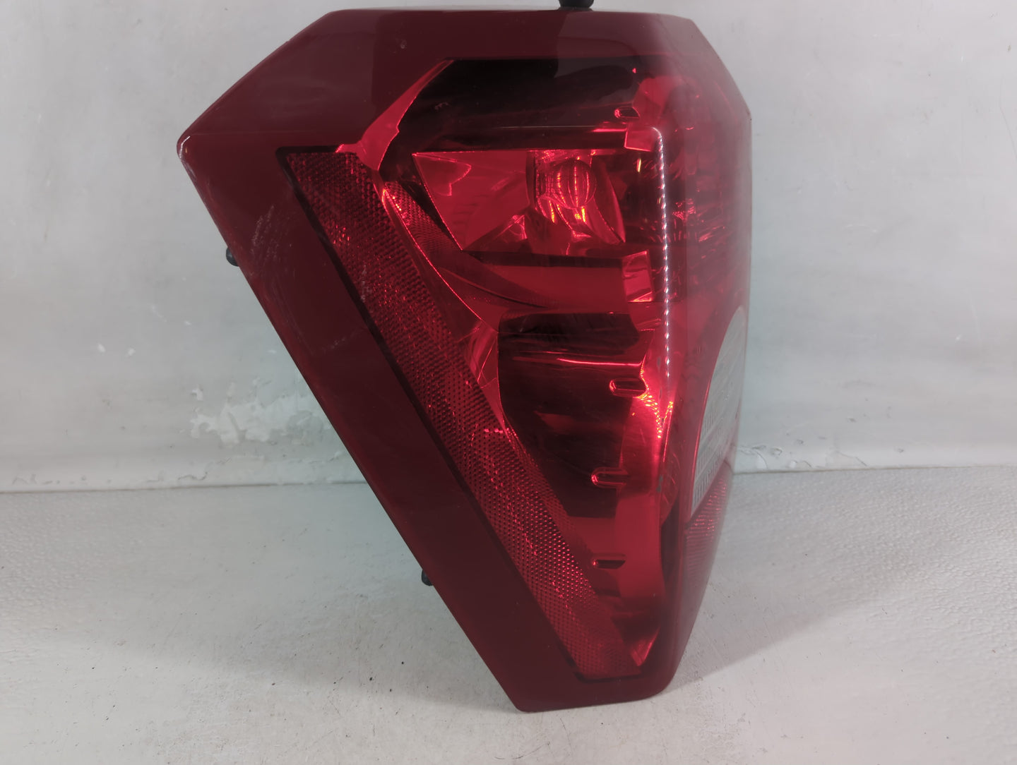 2008-2012 Dodge Caliber Tail Light Assembly Driver Left OEM P/N:05303753 05303881 Fits Fits 2008 2009 2010 2011 2012 OEM Use