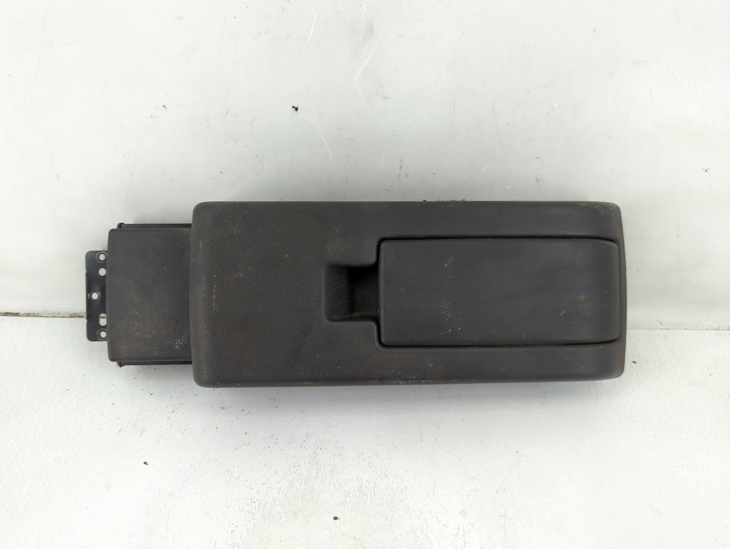 2007-2009 Dodge Caliber Center Console Armrest Cover Lid P/N:196 08 Fits Fits 2007 2008 2009 OEM Used Auto Parts - Oemusedau