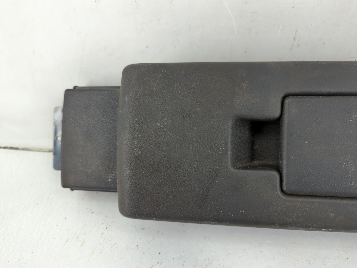 2007-2009 Dodge Caliber Center Console Armrest Cover Lid P/N:196 08 Fits Fits 2007 2008 2009 OEM Used Auto Parts - Oemusedau