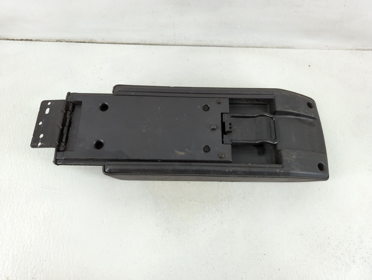 2007-2009 Dodge Caliber Center Console Armrest Cover Lid P/N:196 08 Fits Fits 2007 2008 2009 OEM Used Auto Parts - Oemusedau