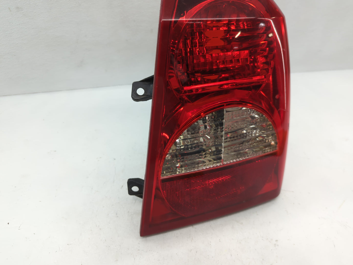 2008-2012 Dodge Caliber Tail Light Assembly Passenger Right OEM P/N:320264 BUX 320080 Fits Fits 2008 2009 2010 2011 2012 OEM