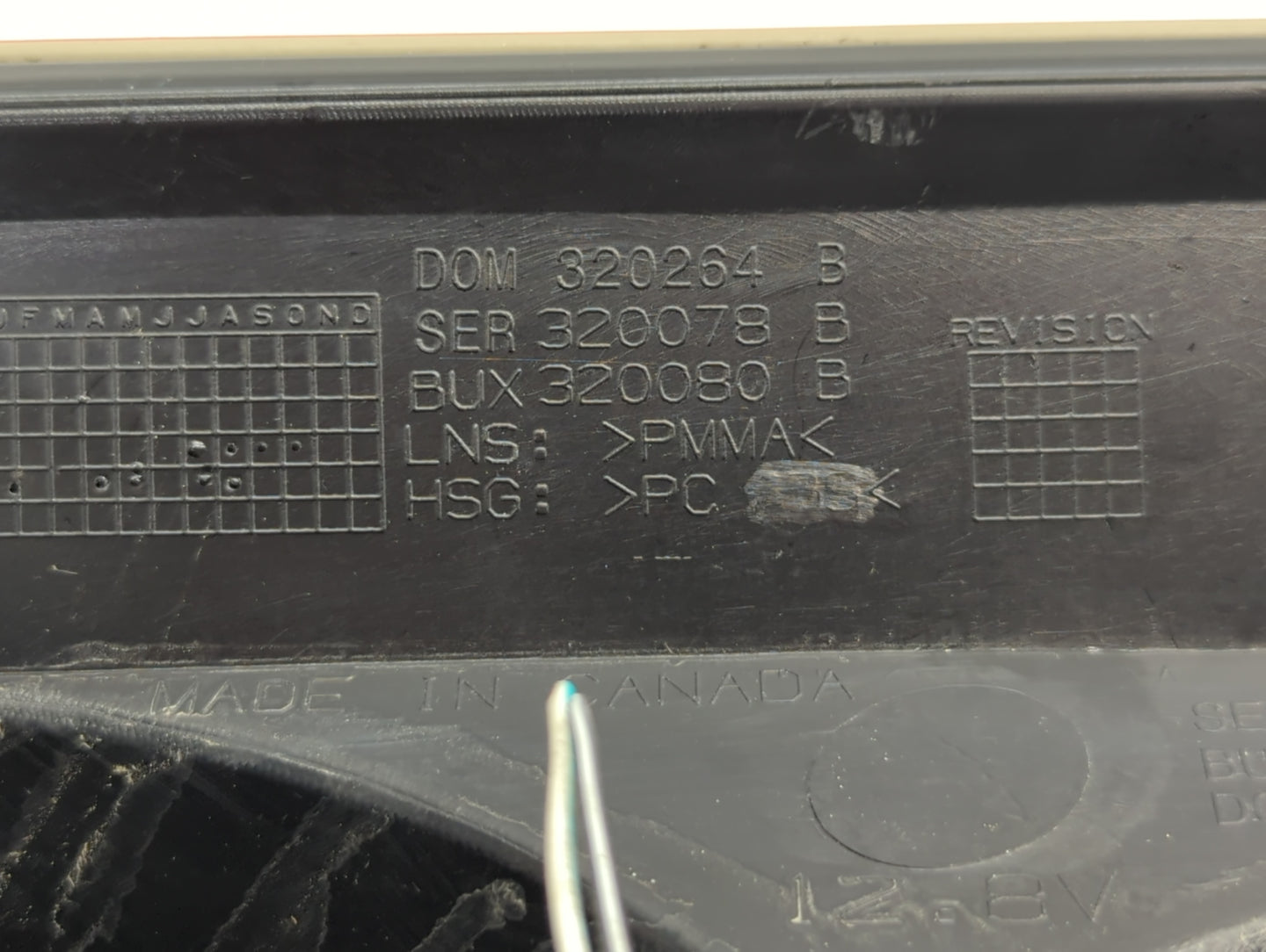 2008-2012 Dodge Caliber Tail Light Assembly Passenger Right OEM P/N:320264 BUX 320080 Fits Fits 2008 2009 2010 2011 2012 OEM