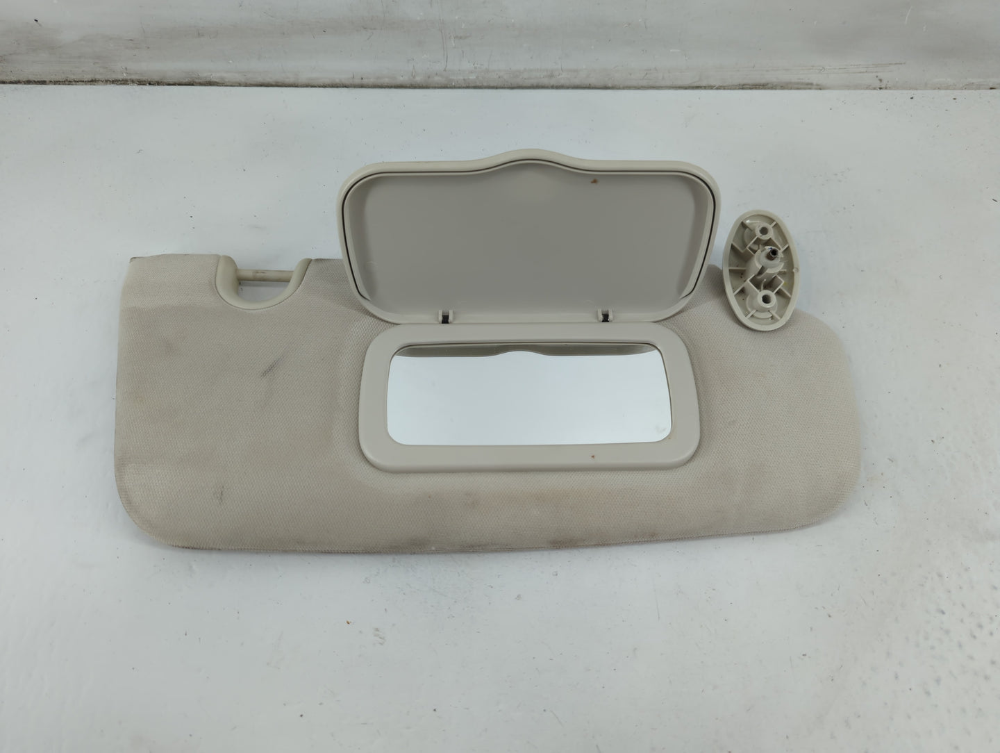 2009-2012 Dodge Caliber Sun Visor Shade Replacement Passenger Right Mirror Fits Fits 2009 2010 2011 2012 OEM Used Auto Parts
