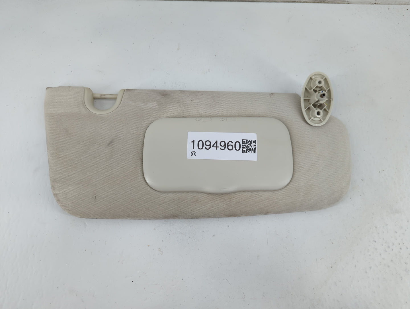 2009-2012 Dodge Caliber Sun Visor Shade Replacement Passenger Right Mirror Fits Fits 2009 2010 2011 2012 OEM Used Auto Parts