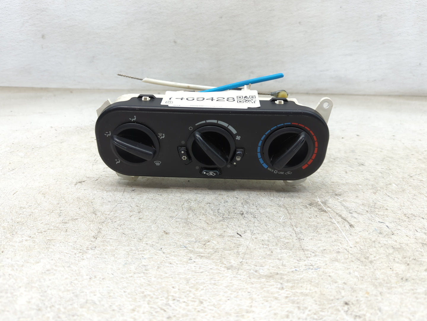 2007-2009 Dodge Caliber Climate Control Module Temperature AC/Heater Replacement Fits Fits 2007 2008 2009 OEM Used Auto Part