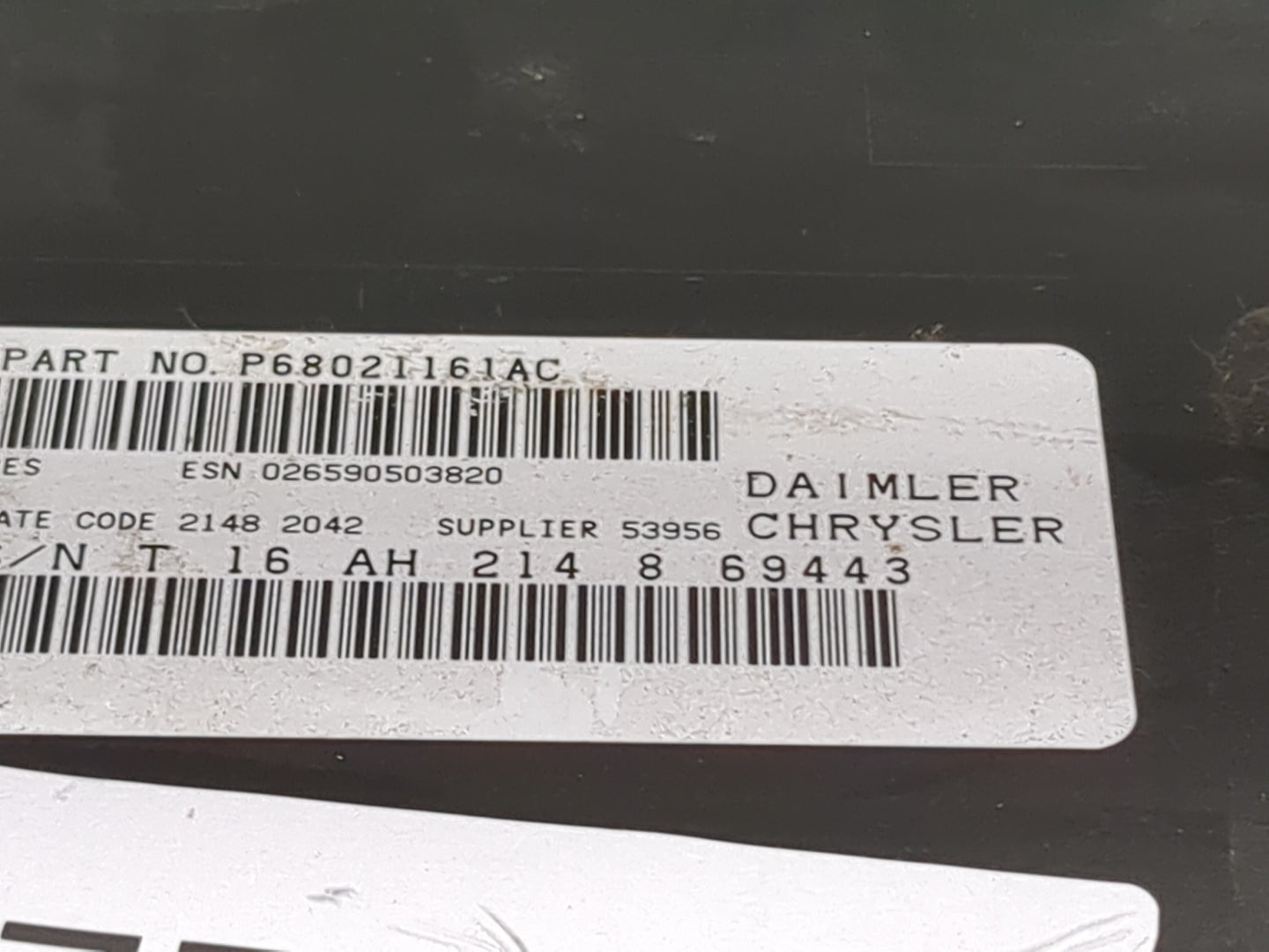 2008-2009 Dodge Caliber Radio AM FM Cd Player Receiver Replacement P/N:P68021161AC Fits Fits 2008 2009 2010 OEM Used Auto Pa