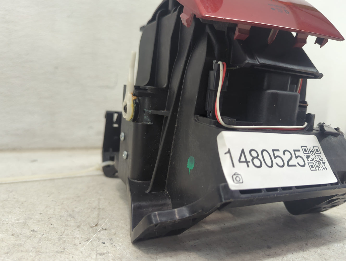 2009 Dodge Caliber Floor Console Assembly Shifter Red - Oemusedautoparts1.com