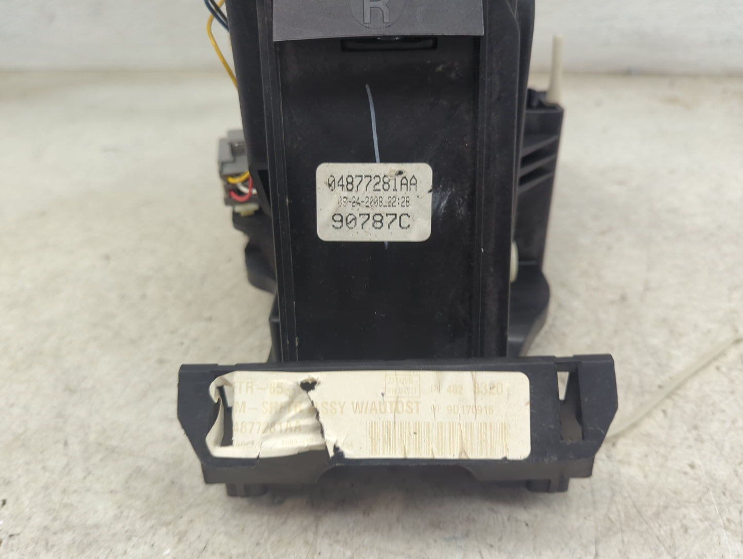 2009 Dodge Caliber Floor Console Assembly Shifter Red - Oemusedautoparts1.com