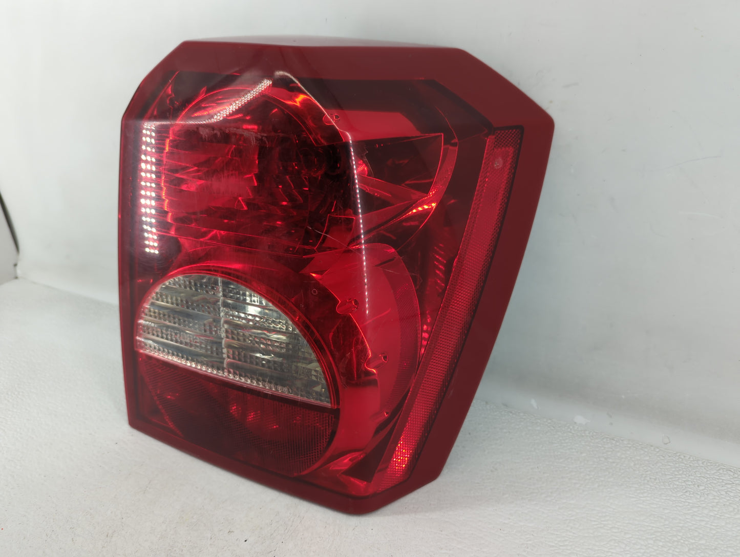 2008-2012 Dodge Caliber Tail Light Assembly Passenger Right OEM P/N:05303880AH 05303752AH Fits Fits 2008 2009 2010 2011 2012