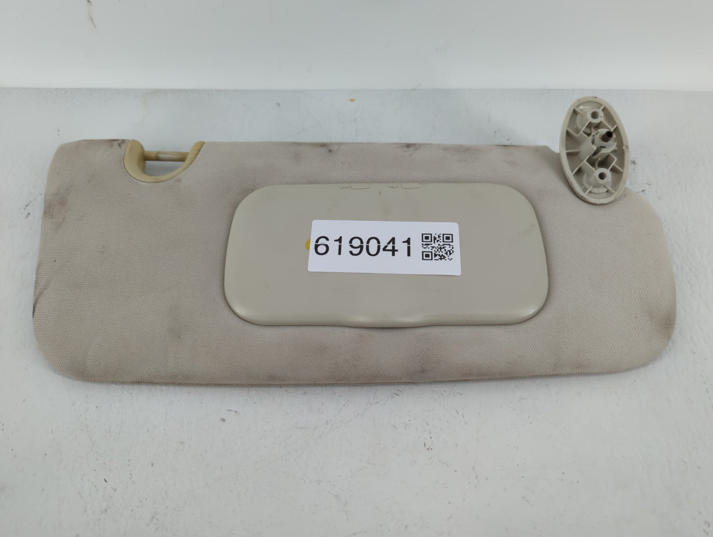 2009-2012 Dodge Caliber Sun Visor Shade Replacement Passenger Right Mirror Fits Fits 2009 2010 2011 2012 OEM Used Auto Parts