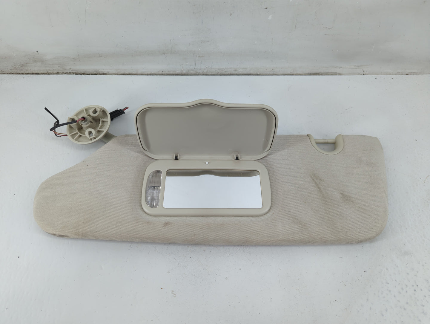 2009 Dodge Caravan Sun Visor Shade Replacement Driver Left Mirror Fits Fits 2008 2010 OEM Used Auto Parts - Oemusedautoparts