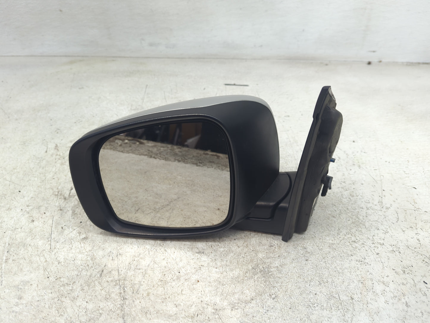 2009 Dodge Caravan Driver Side View Mirror - Left Door Mirror OEM Used - Oemusedautoparts1.com