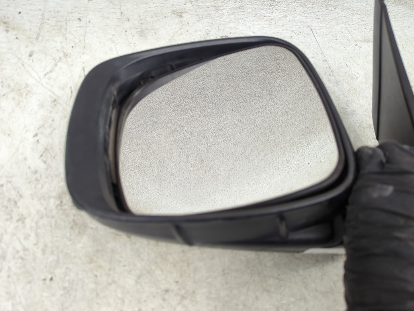 2009 Dodge Caravan Driver Side View Mirror - Left Door Mirror OEM Used - Oemusedautoparts1.com