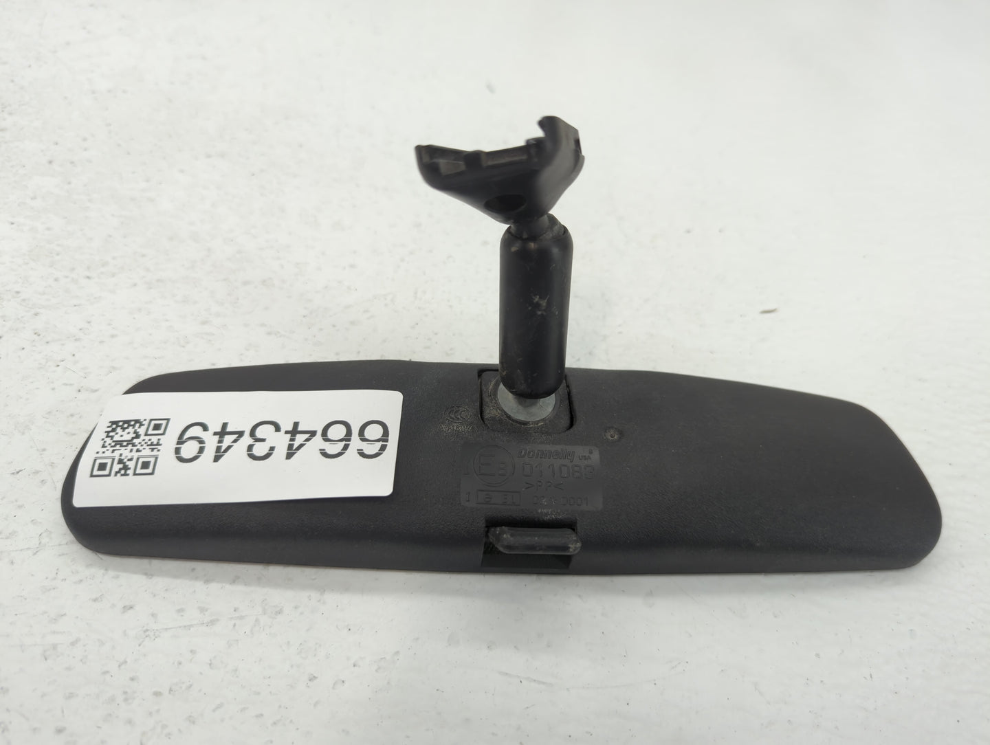 2009 Dodge Caravan Interior Rear View Mirror Replacement OEM P/N:IE8011083 Fits OEM Used Auto Parts - Oemusedautoparts1.com