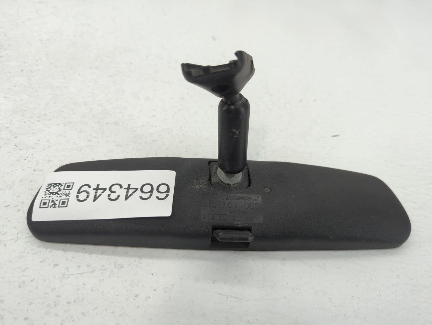 2009 Dodge Caravan Interior Rear View Mirror Replacement OEM P/N:IE8011083 Fits OEM Used Auto Parts - Oemusedautoparts1.com