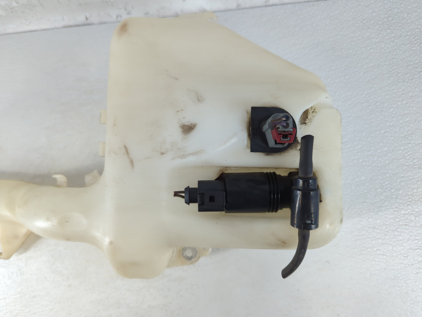 Dodge Caravan Windshield Washer Fluid Reservoir Bottle Oem - Oemusedautoparts1.com