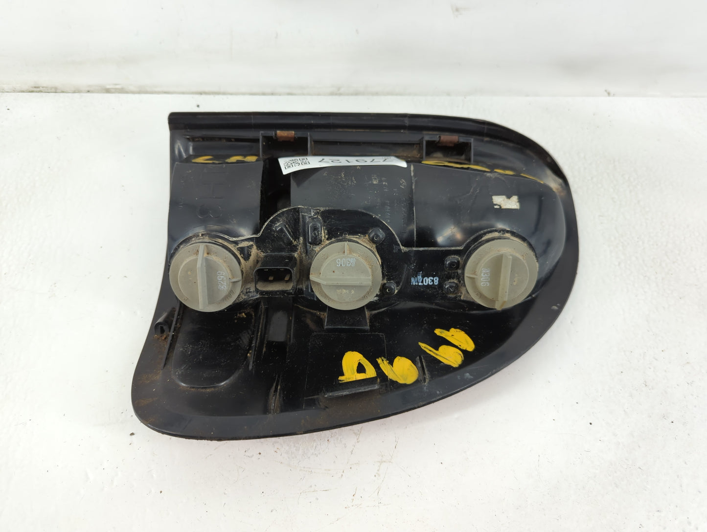 2009 Dodge Caravan Tail Light Assembly Driver Left OEM P/N:4576363 Fits Fits 2008 2010 OEM Used Auto Parts - Oemusedautopart