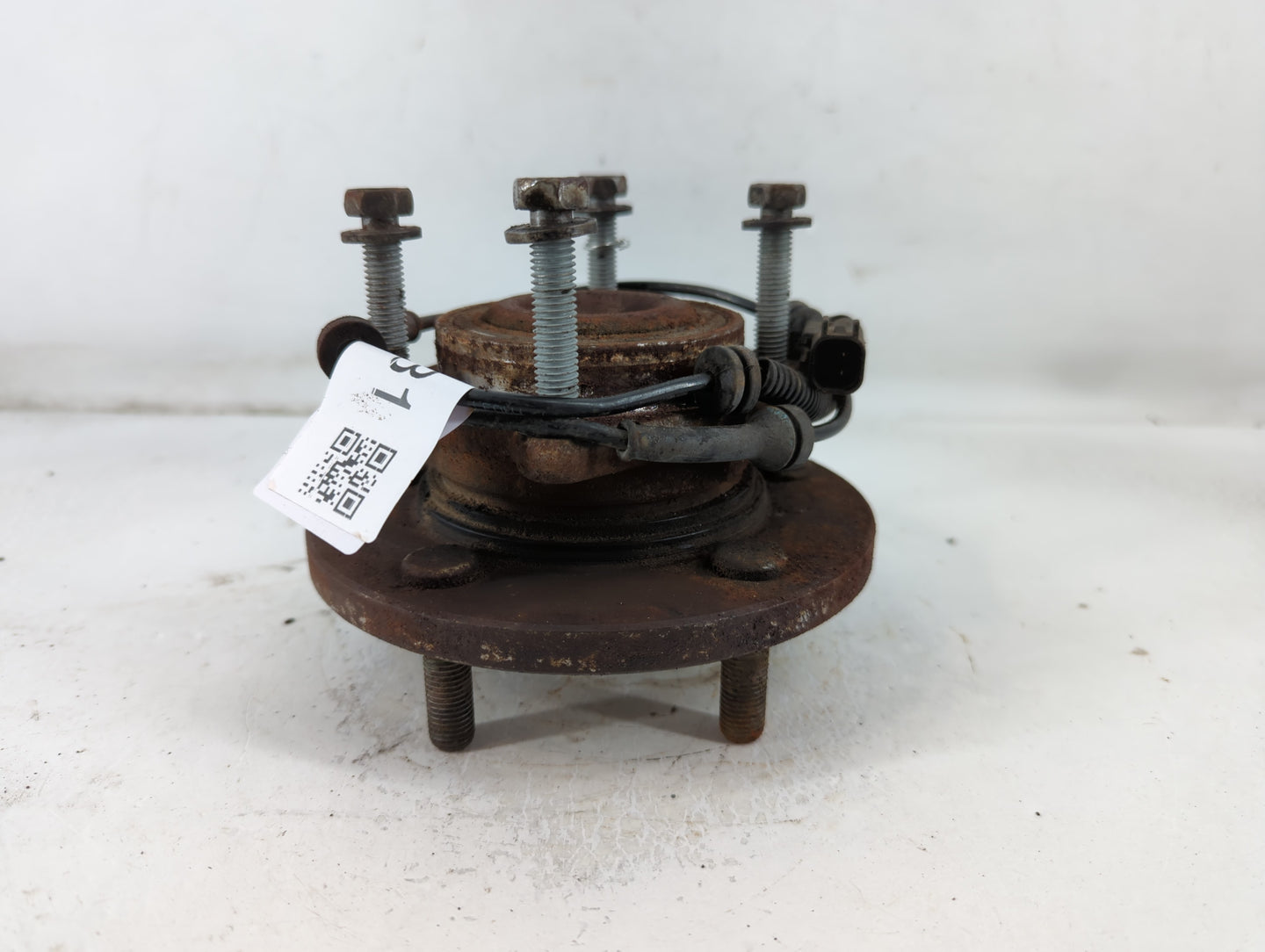 Dodge Caravan Driver Front Wheel Hub Oem - Oemusedautoparts1.com