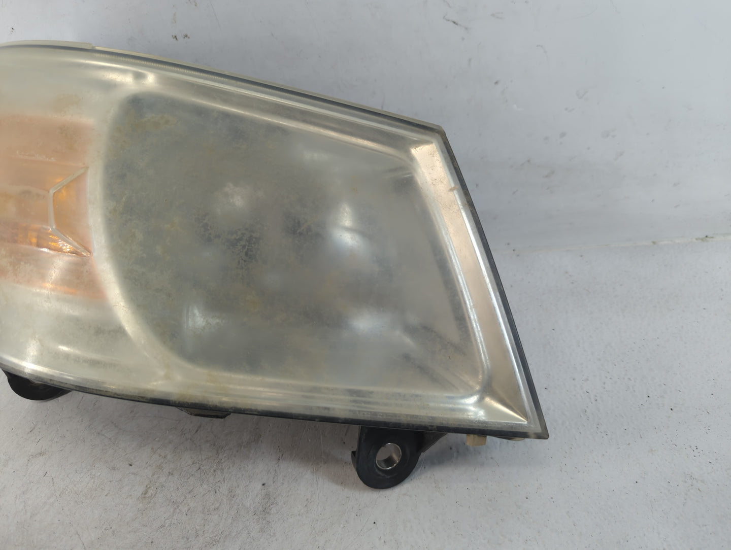 Dodge Caravan Passenger Right Oem Head Light Headlight Lamp - Oemusedautoparts1.com