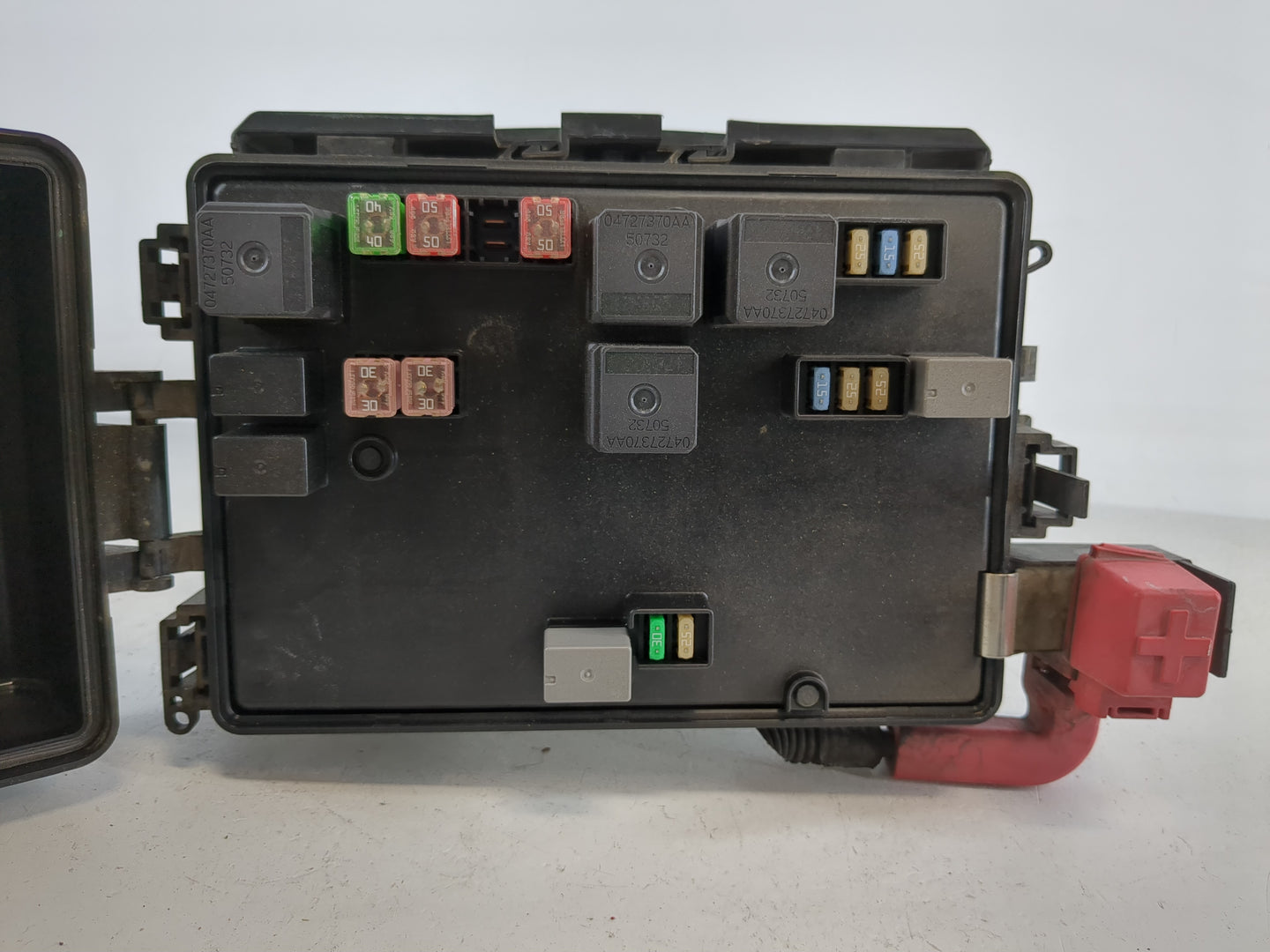 2009-2010 Dodge Challenger Fusebox Fuse Box Panel Relay Module P/N:P04692270AH Fits Fits 2009 2010 OEM Used Auto Parts - Oem