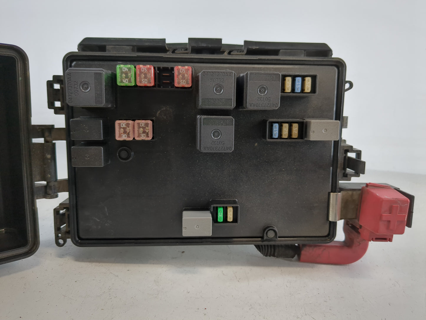 2009-2010 Dodge Challenger Fusebox Fuse Box Panel Relay Module P/N:P04692270AH Fits Fits 2009 2010 OEM Used Auto Parts - Oem