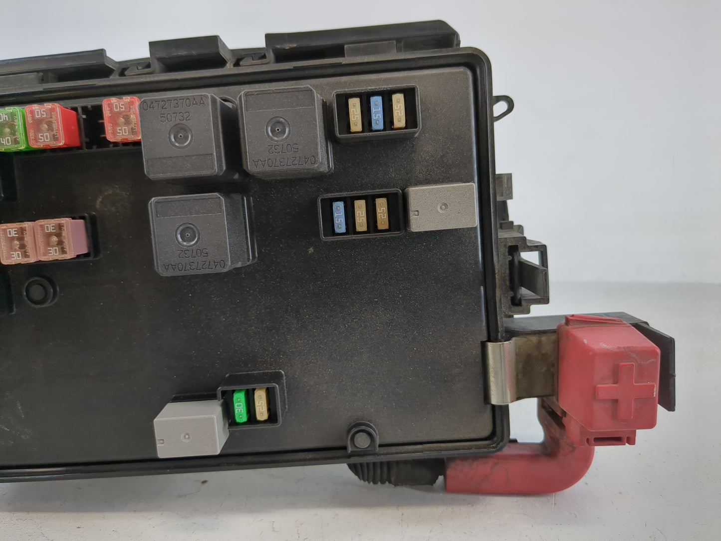 2009-2010 Dodge Challenger Fusebox Fuse Box Panel Relay Module P/N:P04692270AH Fits Fits 2009 2010 OEM Used Auto Parts - Oem