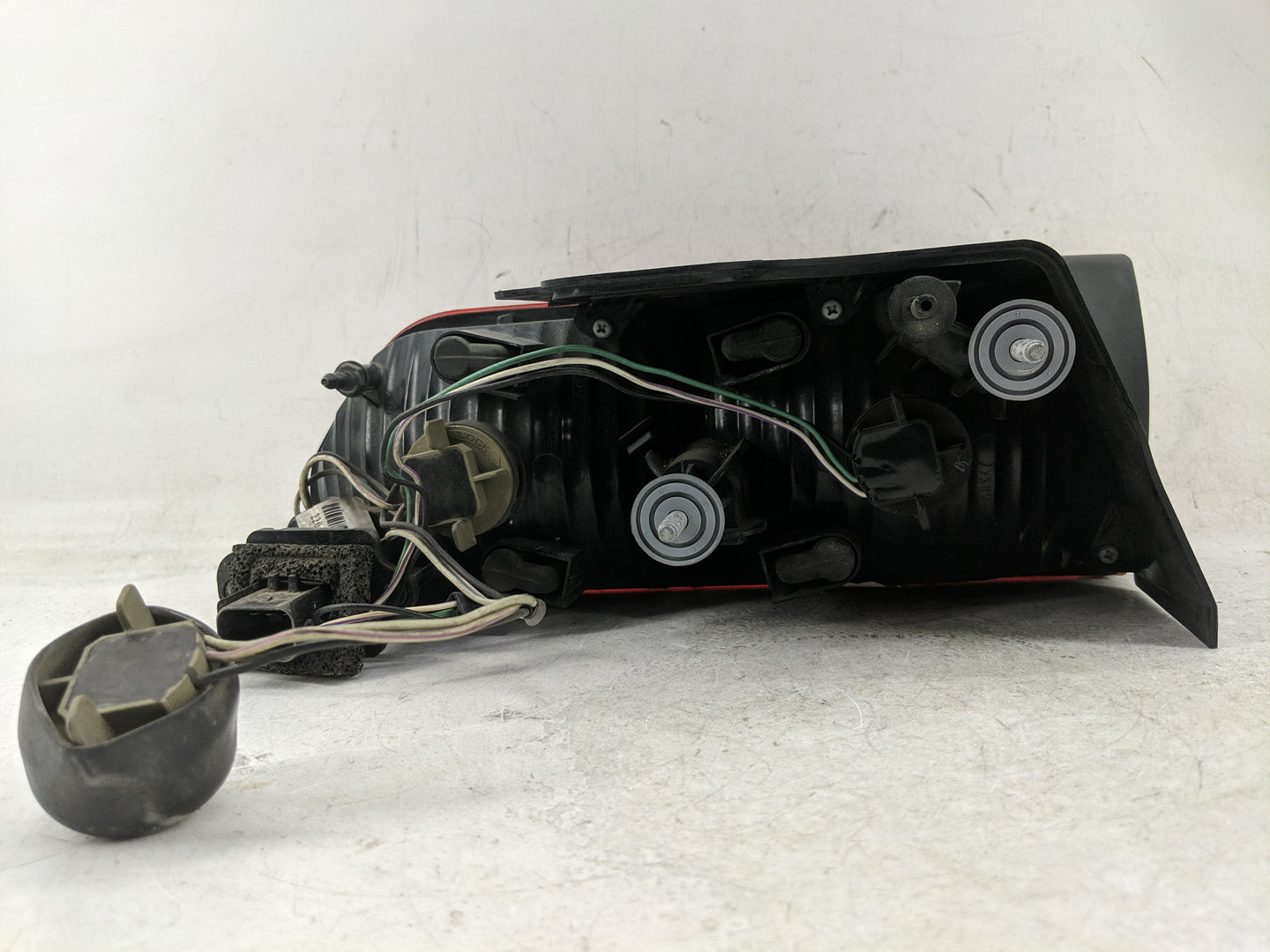 2008-2014 Dodge Challenger Tail Light Assembly Passenger Right OEM P/N:220-0815-006 Fits Fits 2008 2009 2010 2011 2012 2013 
