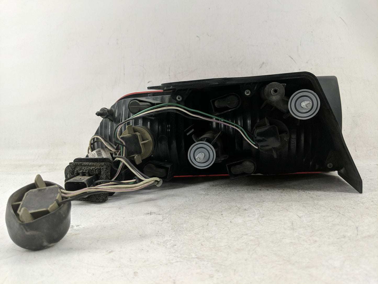 2008-2014 Dodge Challenger Tail Light Assembly Passenger Right OEM P/N:220-0815-006 Fits Fits 2008 2009 2010 2011 2012 2013 