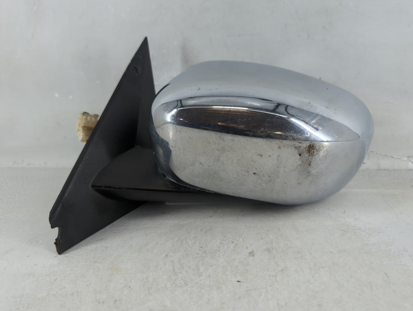 2006-2010 Dodge Charger Driver Side View Mirror - Left Door Mirror OEM Used - Oemusedautoparts1.com