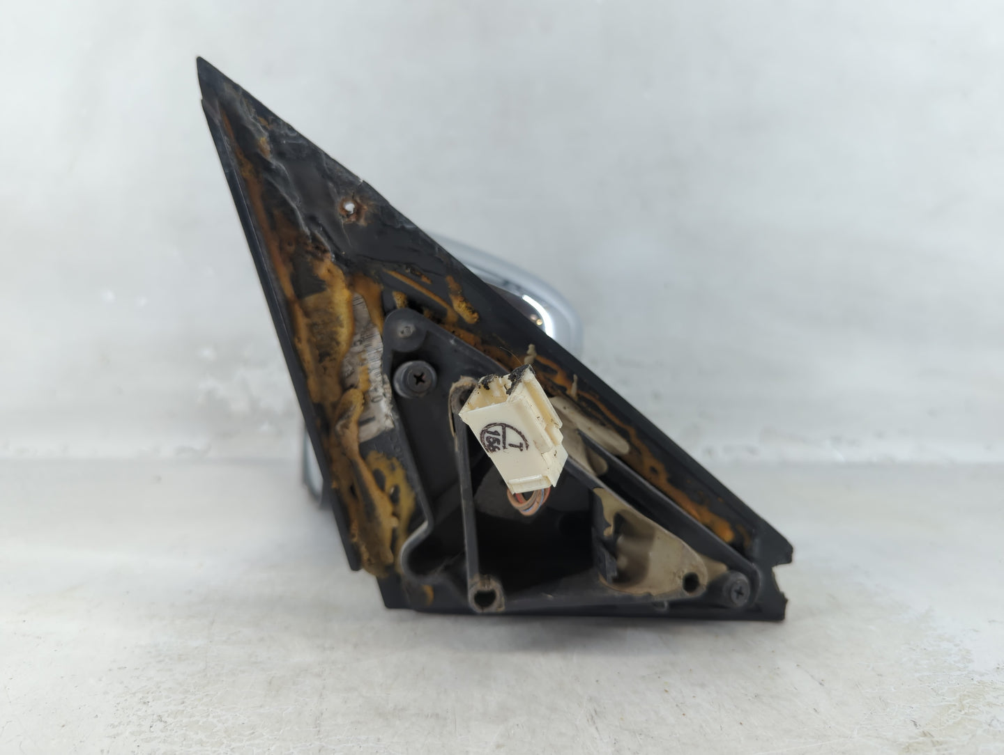 2006-2010 Dodge Charger Driver Side View Mirror - Left Door Mirror OEM Used - Oemusedautoparts1.com