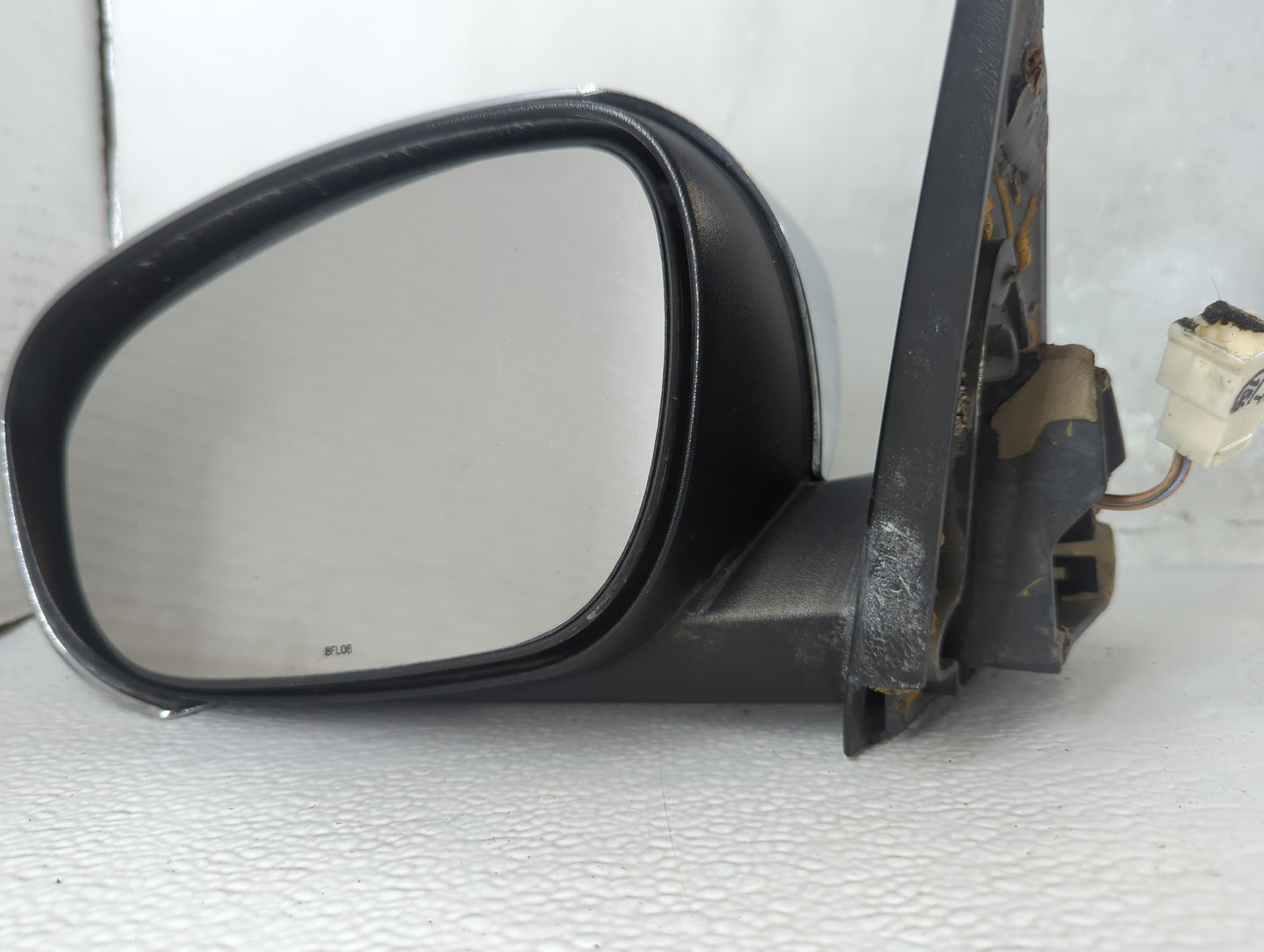 2006-2010 Dodge Charger Driver Side View Mirror - Left Door Mirror OEM Used - Oemusedautoparts1.com