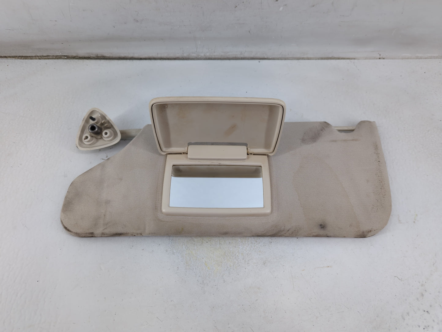 2008-2010 Dodge Charger Sun Visor Shade Replacement Driver Left Mirror Fits Fits 2008 2009 2010 OEM Used Auto Parts - Oemuse