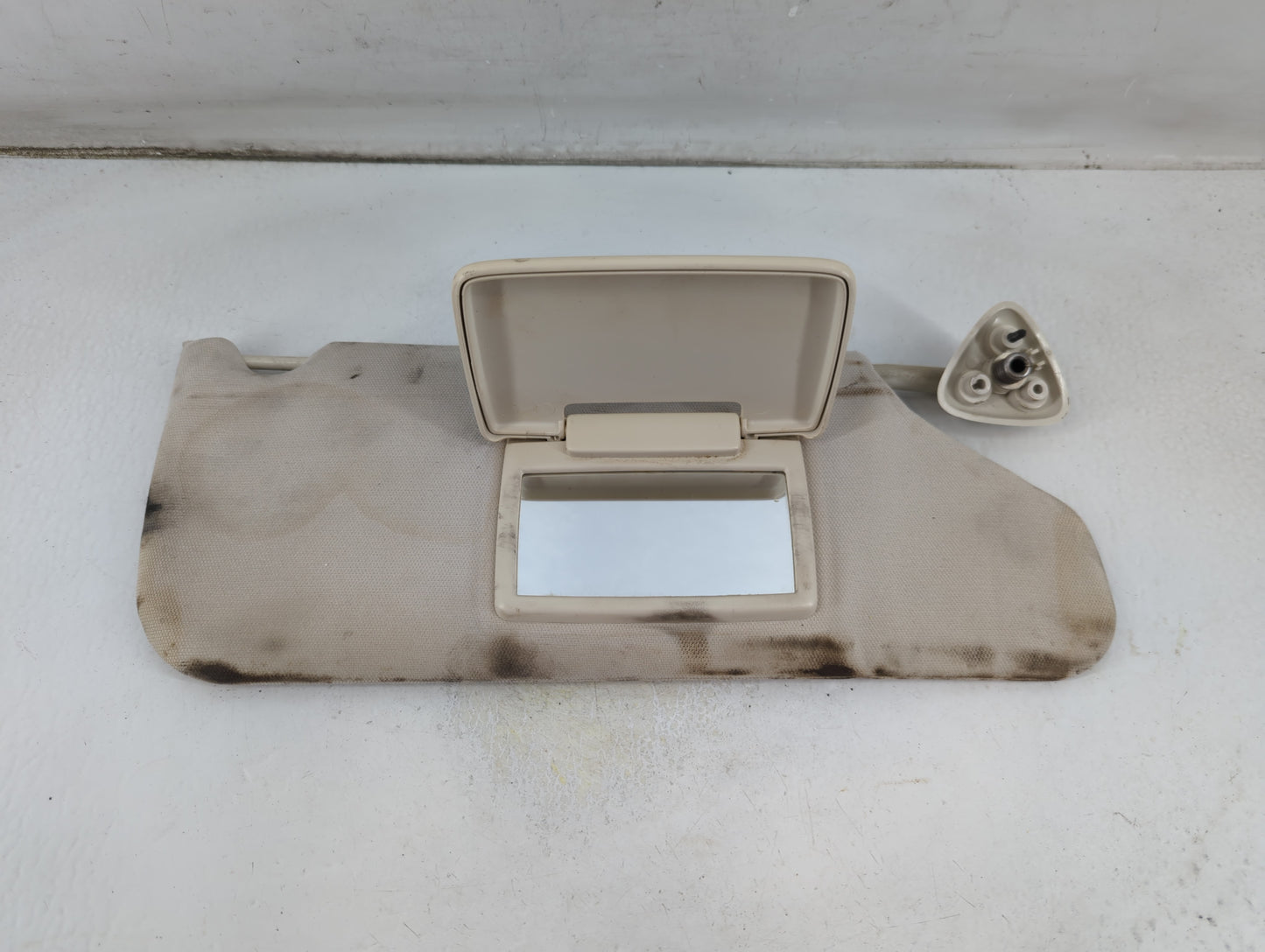 2008-2010 Dodge Charger Sun Visor Shade Replacement Passenger Right Mirror Fits Fits 2008 2009 2010 OEM Used Auto Parts - Oe