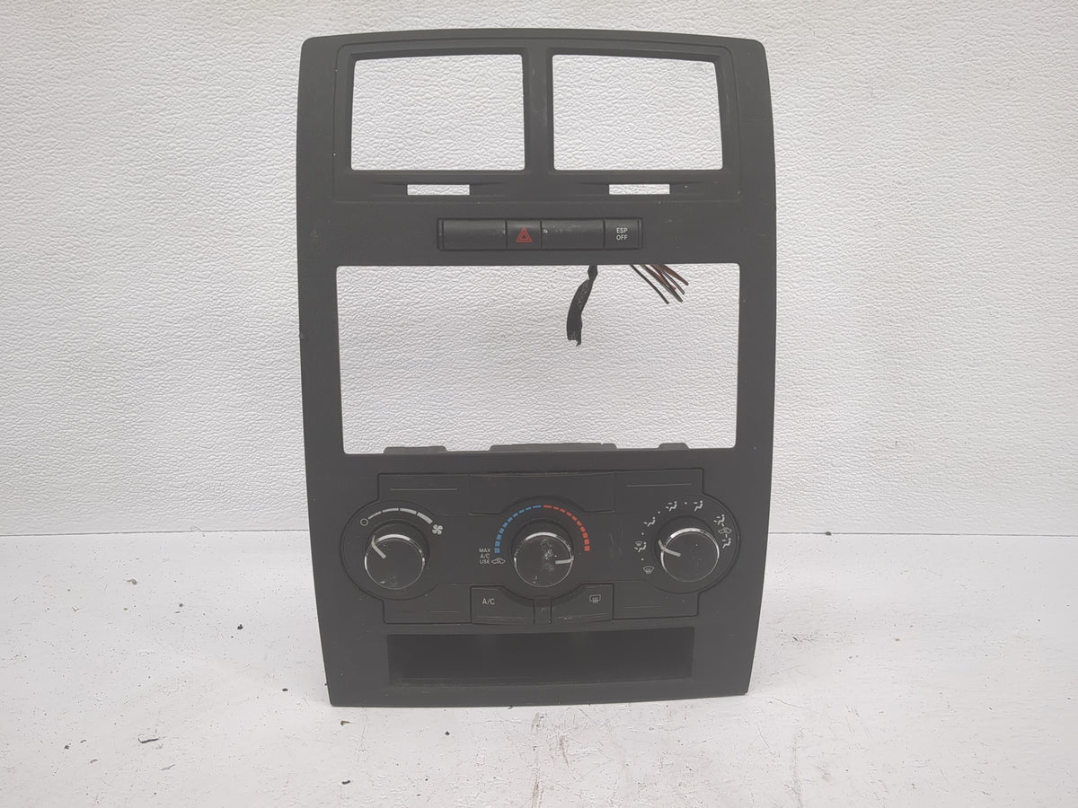 2008-2010 Dodge Charger Climate Control Module Temperature AC/Heater Replacement P/N:P55111871AD 55111871AD Fits OEM Used Au