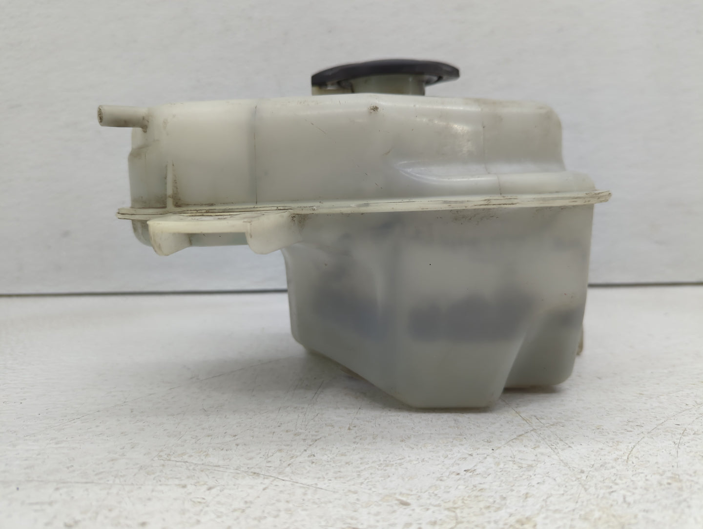 2006-2010 Dodge Charger Windshield Washer Fluid Reservoir Bottle Oem - Oemusedautoparts1.com