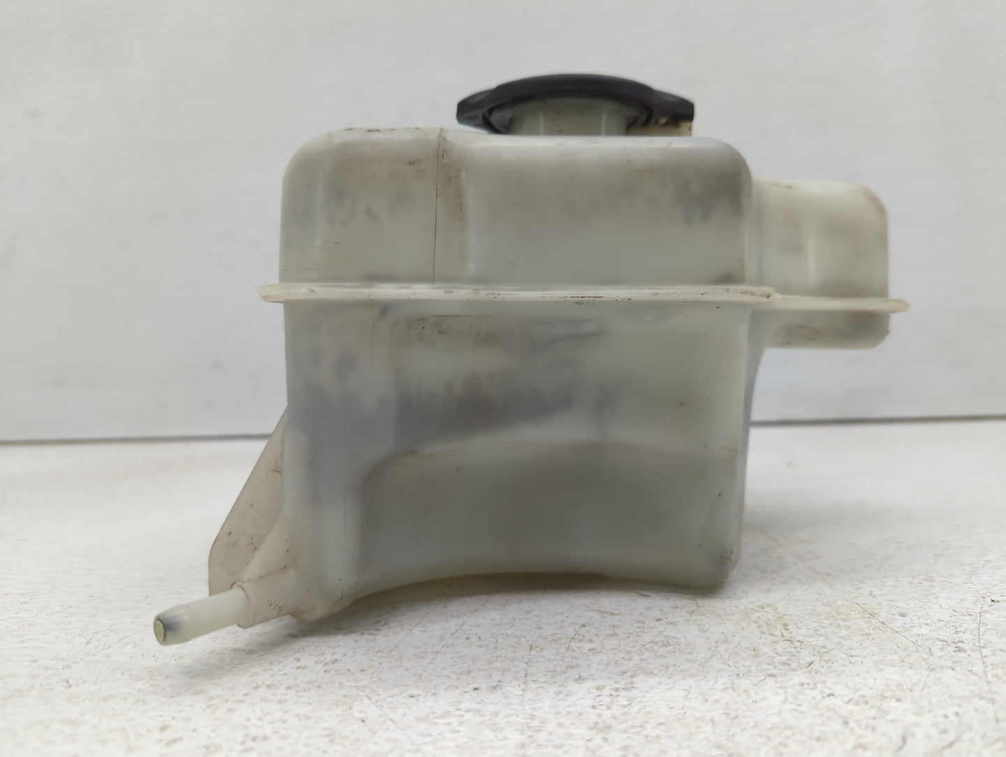 2006-2010 Dodge Charger Windshield Washer Fluid Reservoir Bottle Oem - Oemusedautoparts1.com