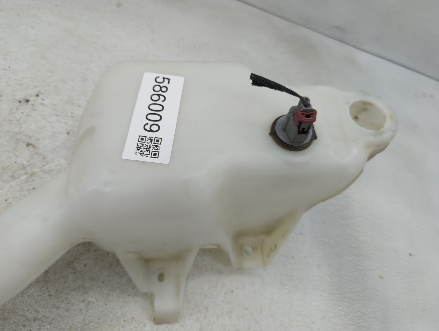 2006-2010 Dodge Charger Windshield Washer Fluid Reservoir Bottle Oem - Oemusedautoparts1.com