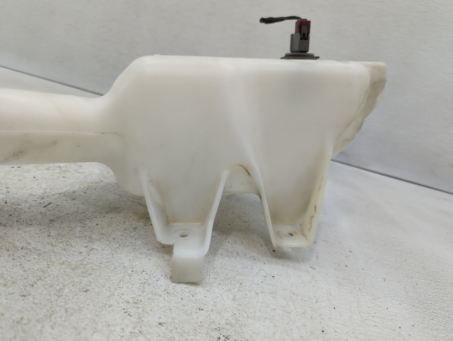 2006-2010 Dodge Charger Windshield Washer Fluid Reservoir Bottle Oem - Oemusedautoparts1.com