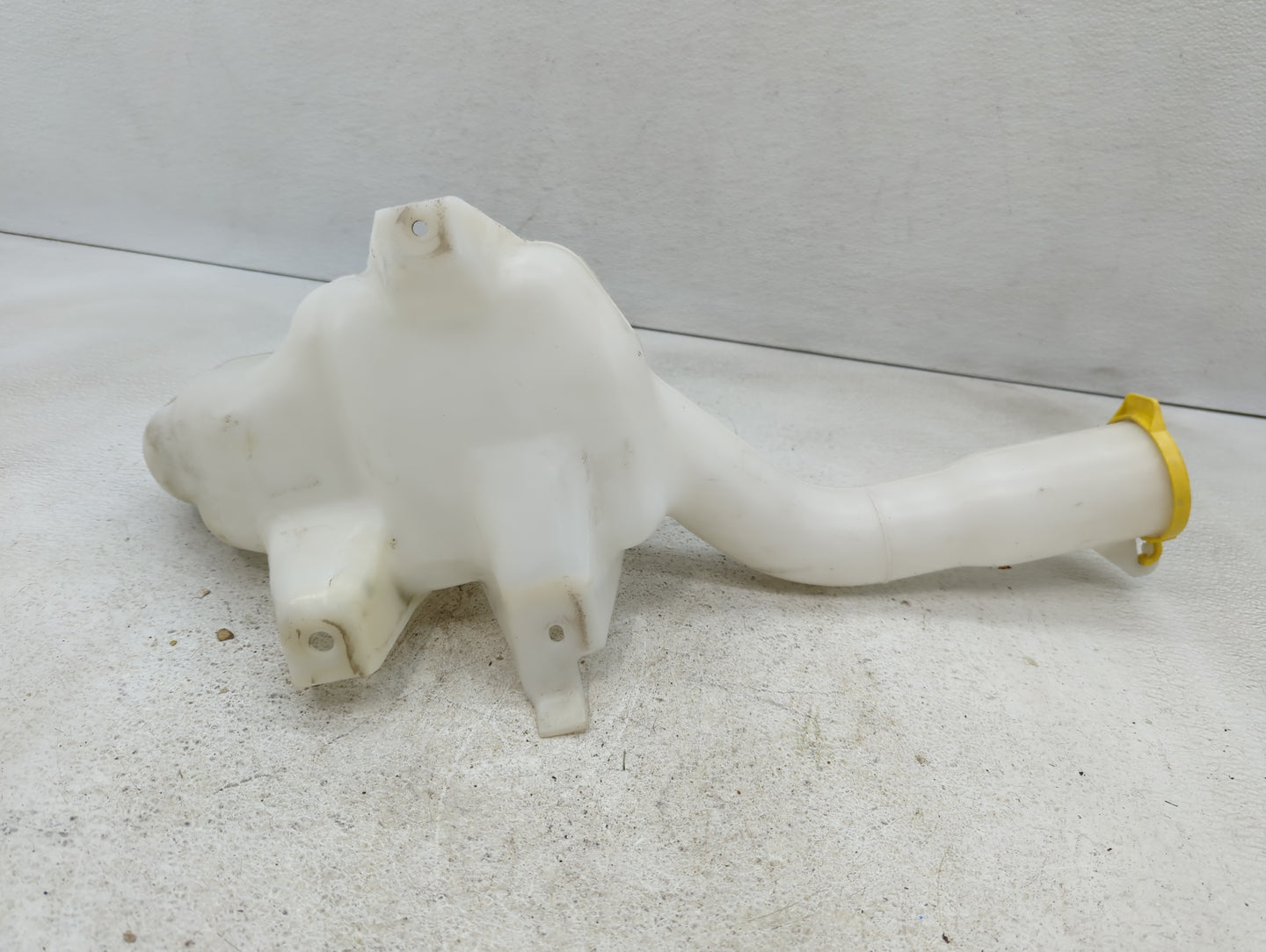 2006-2010 Dodge Charger Windshield Washer Fluid Reservoir Bottle Oem - Oemusedautoparts1.com