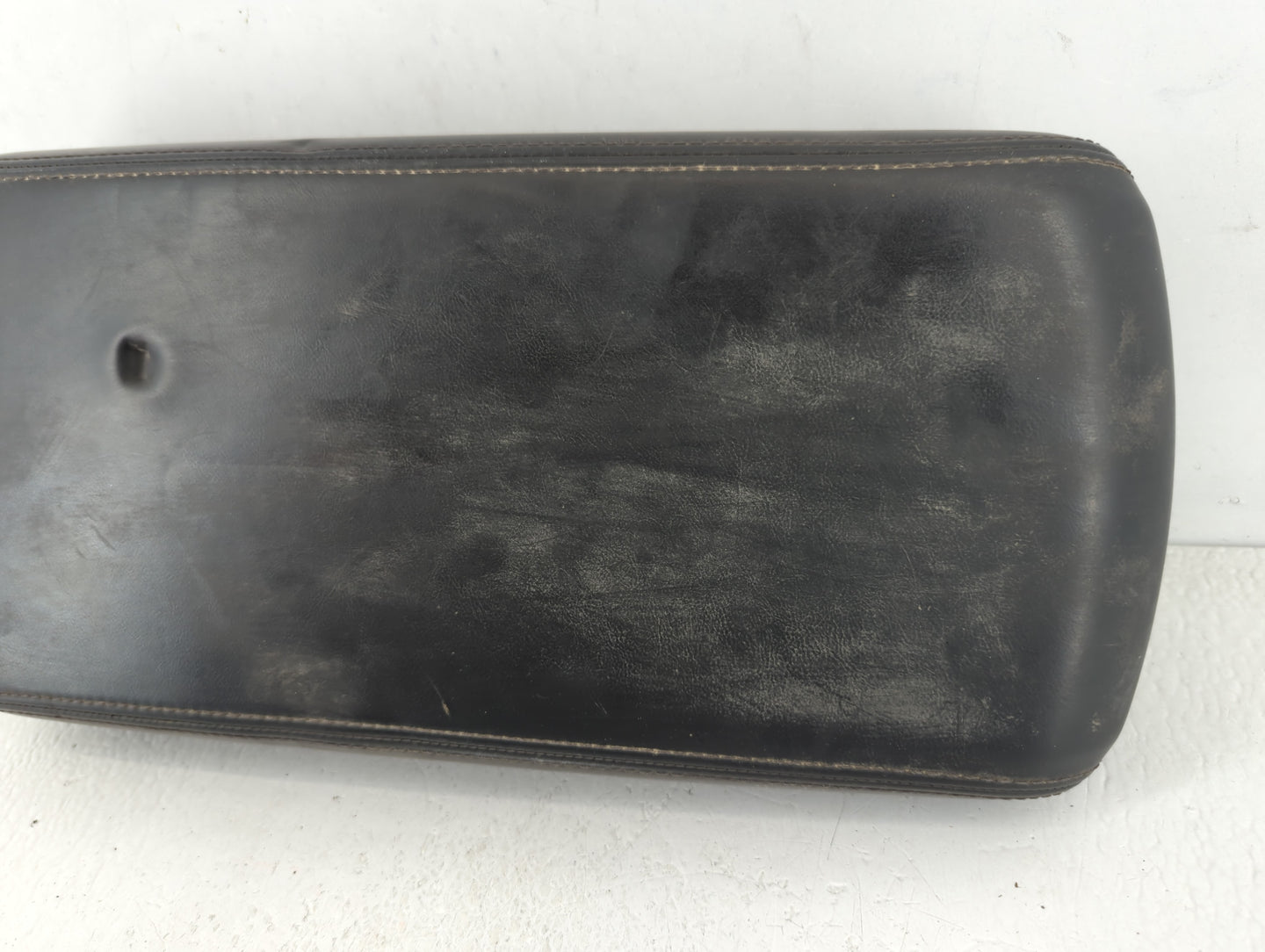 2008-2010 Dodge Charger Center Console Armrest Cover Lid Black - Oemusedautoparts1.com