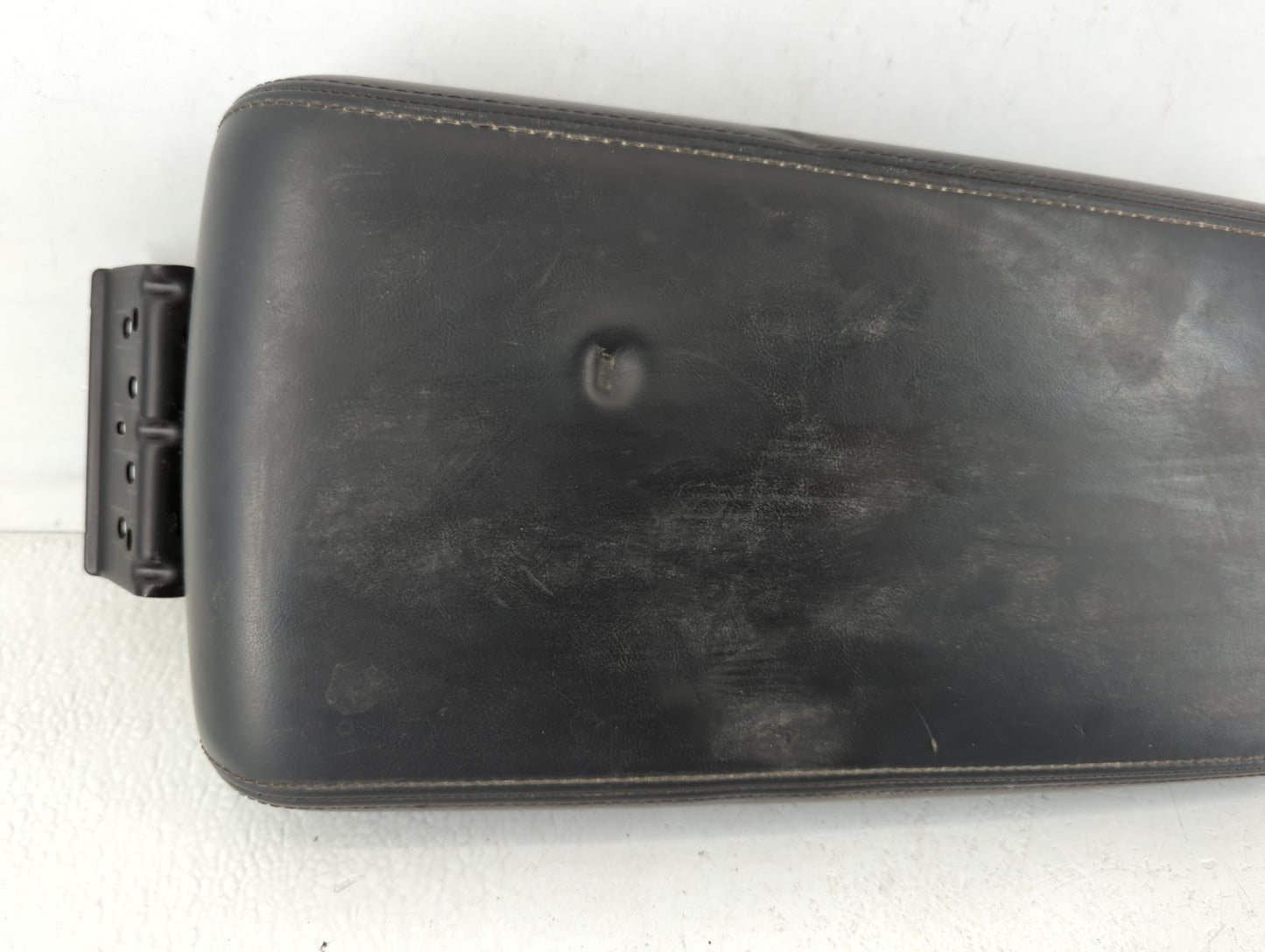 2008-2010 Dodge Charger Center Console Armrest Cover Lid Black - Oemusedautoparts1.com
