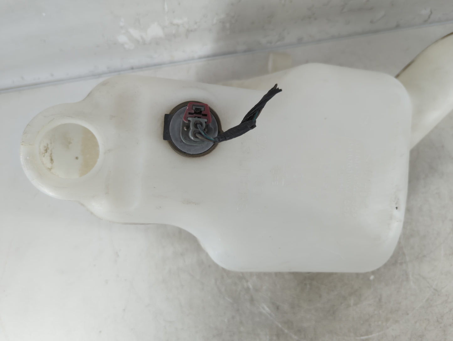 2006-2010 Dodge Charger Windshield Washer Fluid Reservoir Bottle Oem - Oemusedautoparts1.com