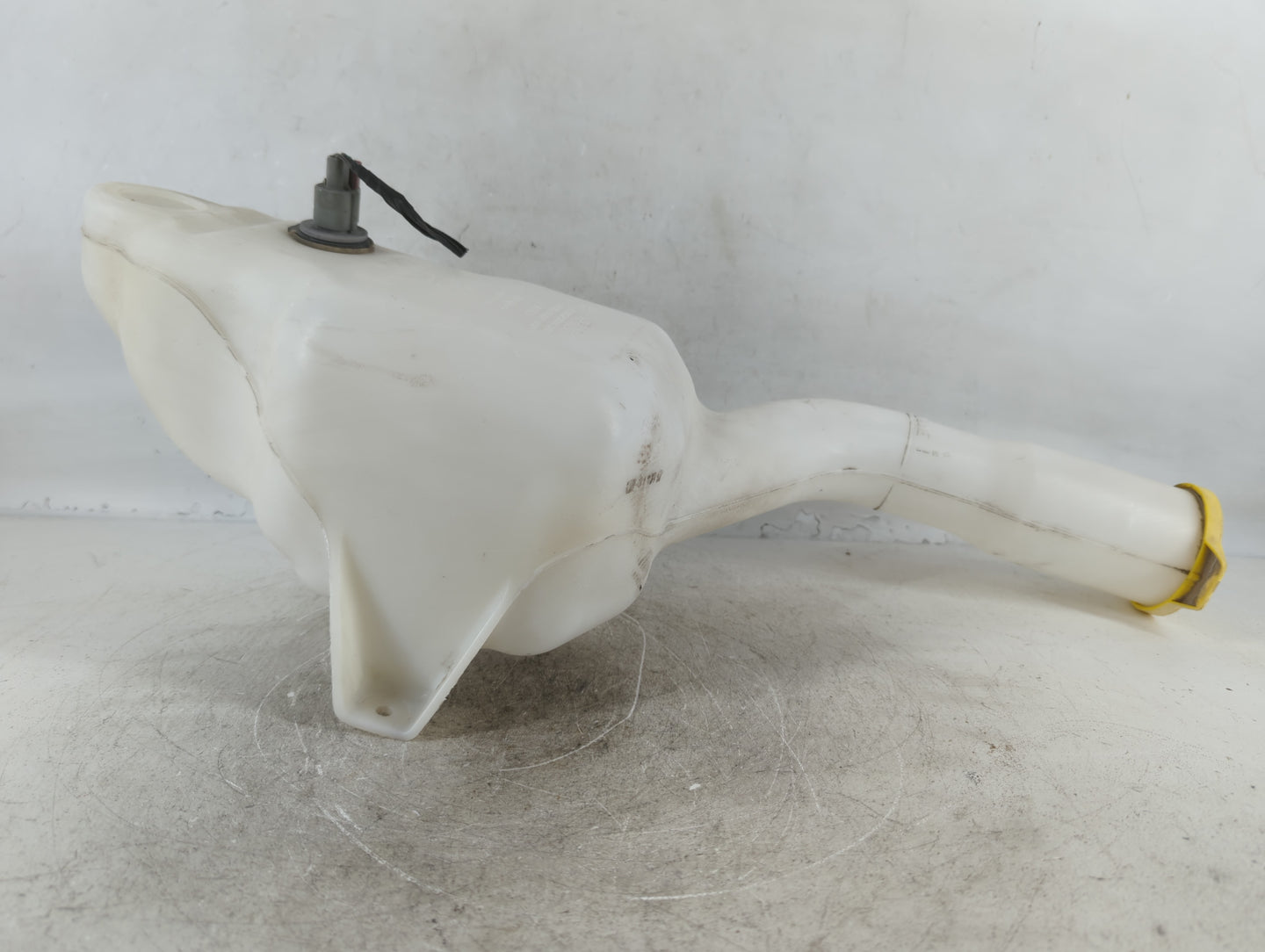 2006-2010 Dodge Charger Windshield Washer Fluid Reservoir Bottle Oem - Oemusedautoparts1.com