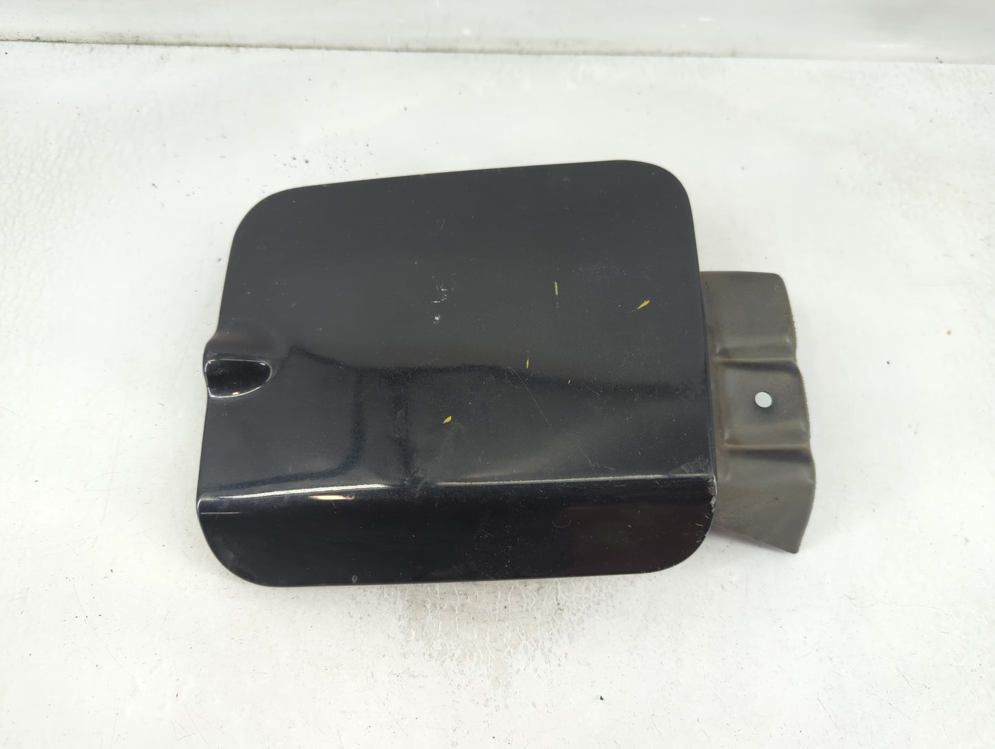 2009 Dodge Charger Fuel Tank Door Lid Gas Tank Black - Oemusedautoparts1.com