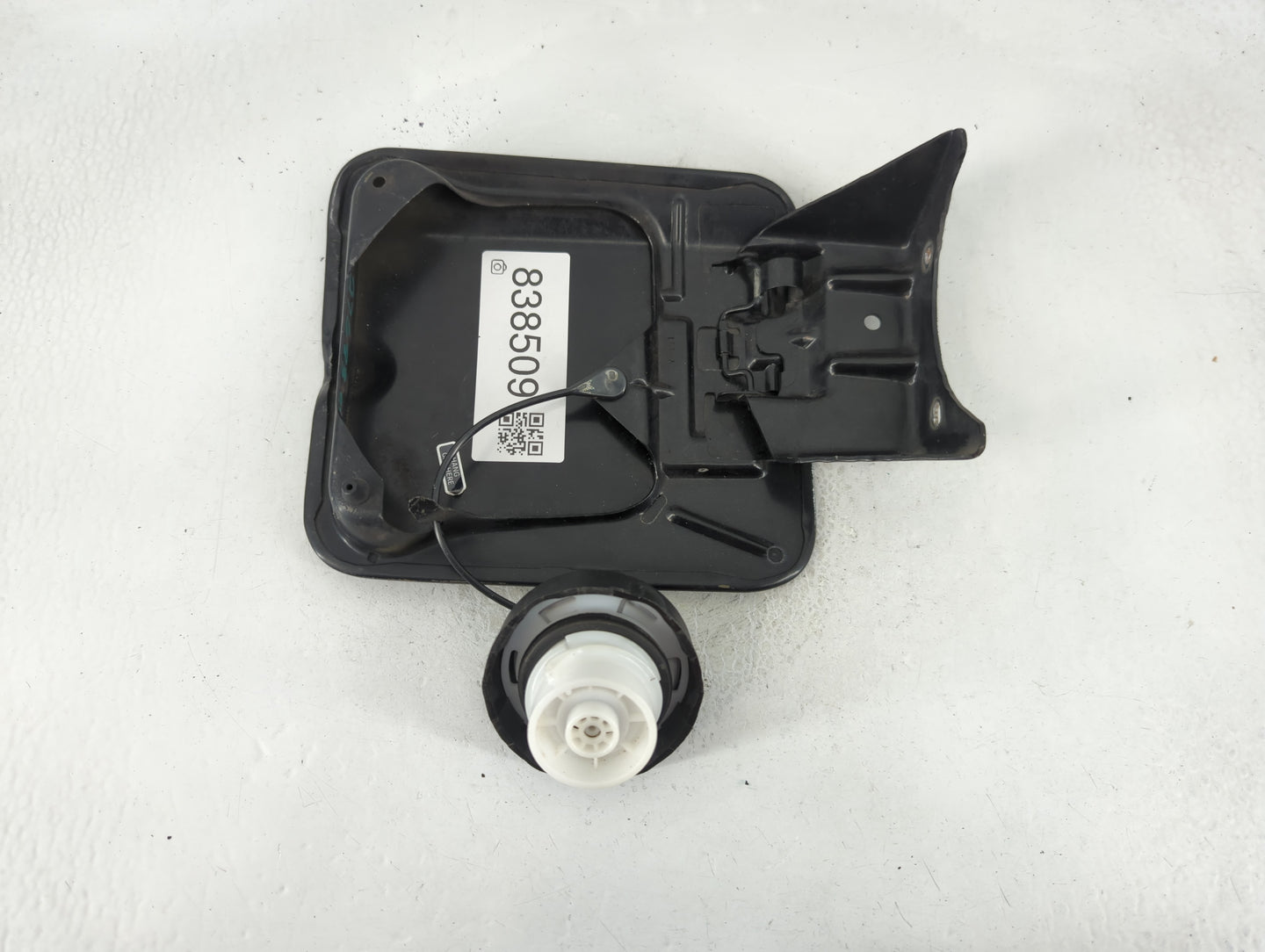 2009 Dodge Charger Fuel Tank Door Lid Gas Tank Black - Oemusedautoparts1.com