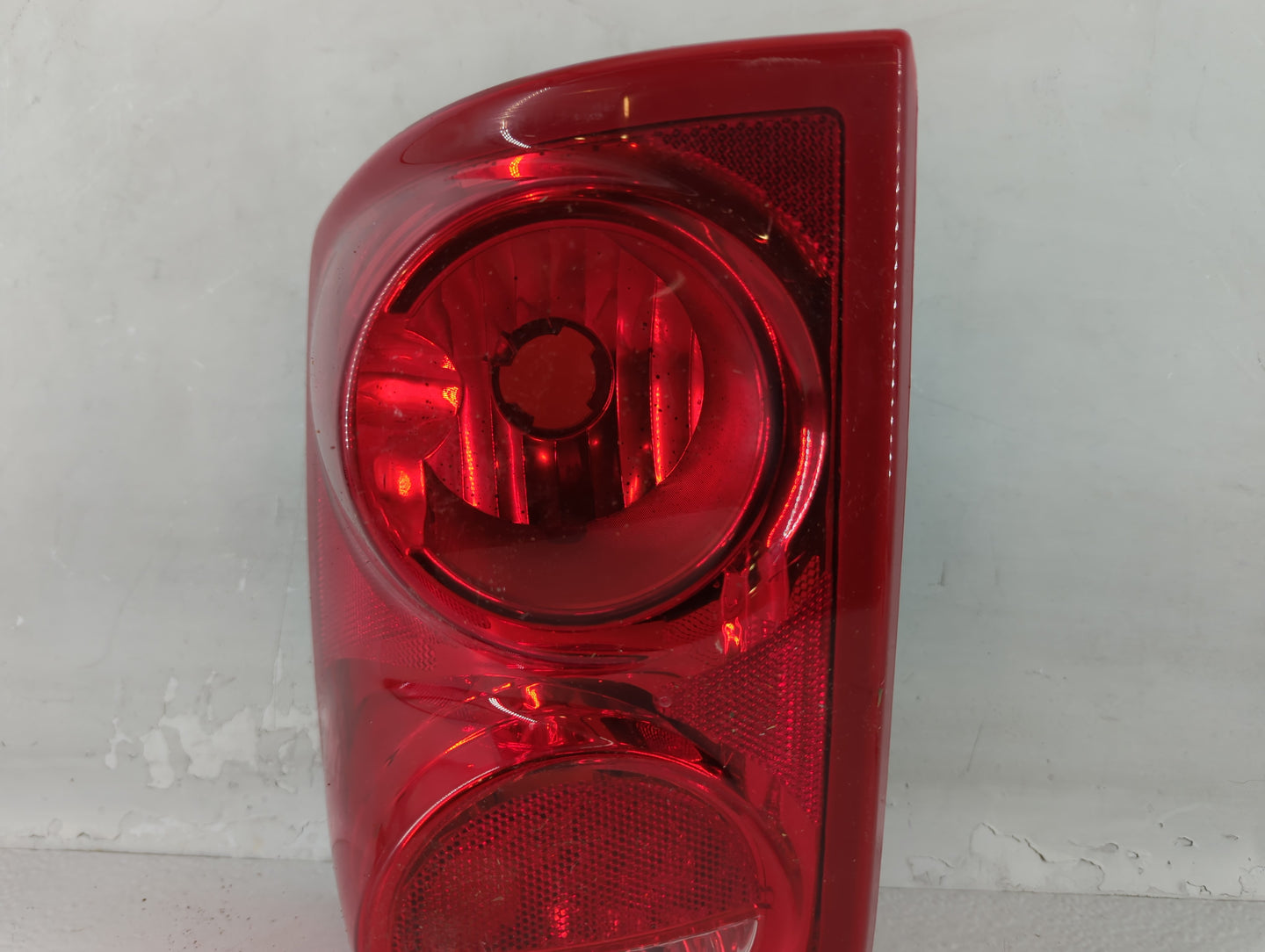 2005-2011 Dodge Dakota Tail Light Assembly Driver Left OEM P/N:55077605AD Fits Fits 2005 2006 2007 2008 2009 2010 2011 OEM U