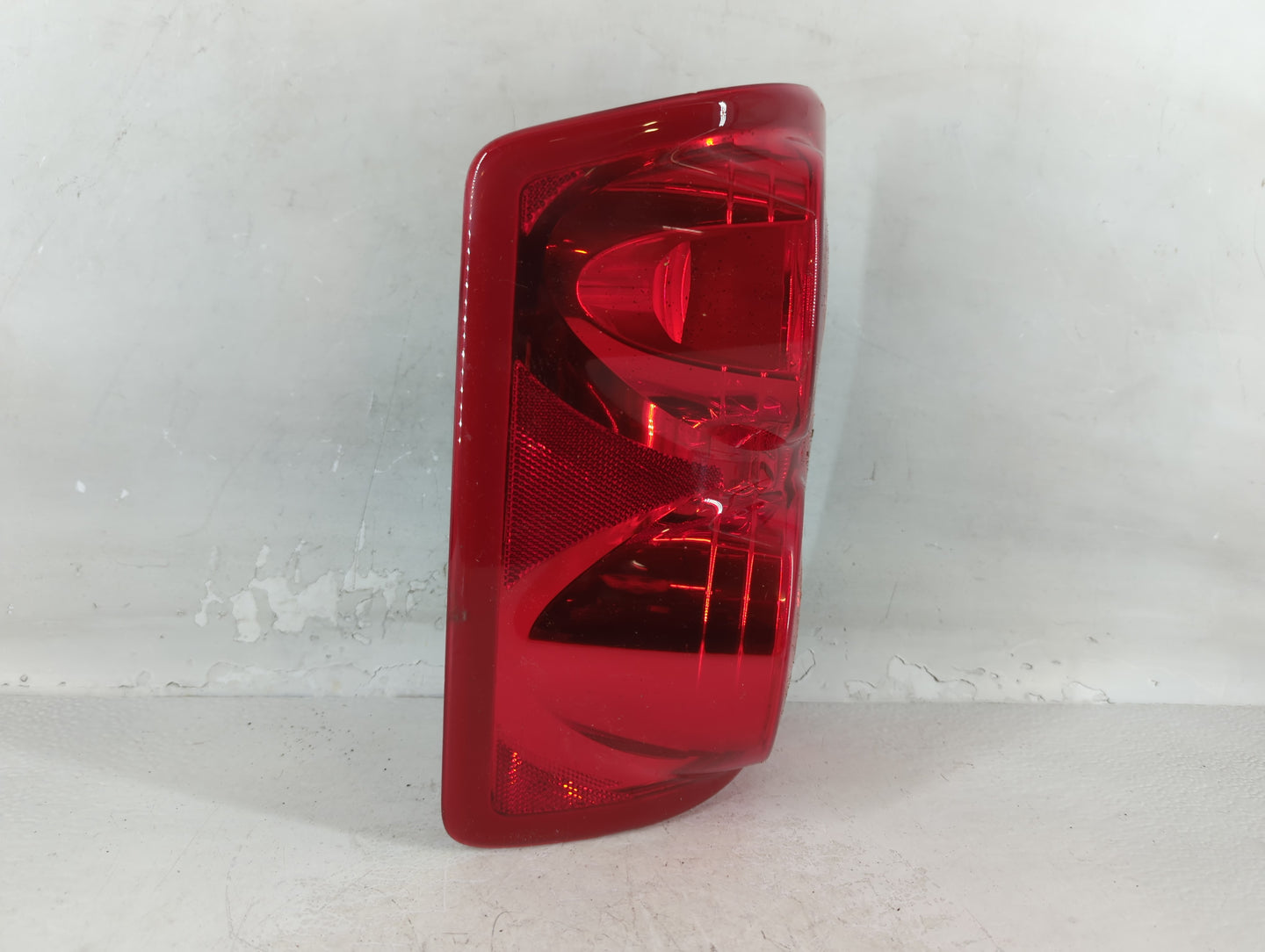 2005-2011 Dodge Dakota Tail Light Assembly Driver Left OEM P/N:55077605AD Fits Fits 2005 2006 2007 2008 2009 2010 2011 OEM U