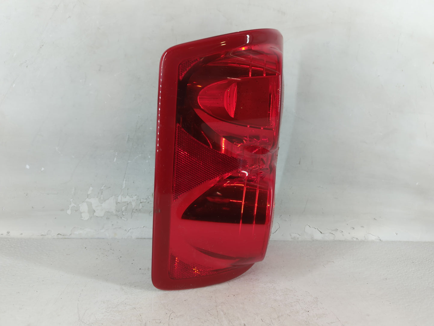 2005-2011 Dodge Dakota Tail Light Assembly Driver Left OEM P/N:55077605AD Fits Fits 2005 2006 2007 2008 2009 2010 2011 OEM U